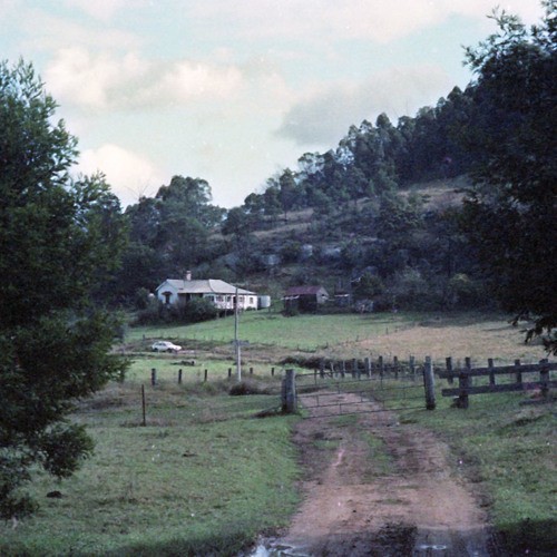 Charles Burgess (1908-1987) - Payne's Crossing family. [n.d.]. Part 1/2.
