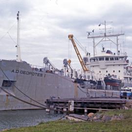 PTC Leyland OPS2-1 2597, tour, steelworks wharf, ship A.D. Geopotes, Port of Newcastle, 5 August 1973
