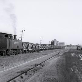 S.M.R. 23 [shunting into plant] Hexham Exchange Sidings, 17 October 1973
