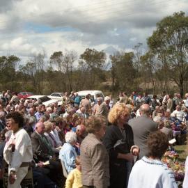 Crowd at the unveiling of the Bellbird Disaster Memorial by Mrs Dallas Hayden, wife of the Governor General, Bill Hayden, Bellbird Miners Memorial Park, NSW, 1 September 1990