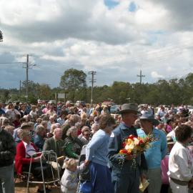Crowd at the unveiling of the Bellbird Disaster Memorial by Mrs Dallas Hayden, wife of the Governor General, Bill Hayden, Bellbird Miners Memorial Park, NSW, 1 September 1990