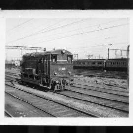 Victorian Railways F319 doodlebug, Spencer St, Melbourne [Sept 1952]