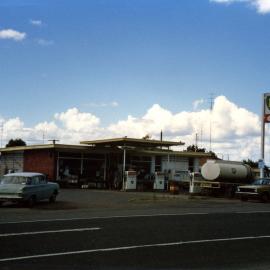 BP Garage, Stanford Merthyr, NSW, March 1988