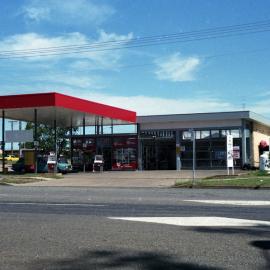 Service station, Kurri Kurri, NSW, December 1987