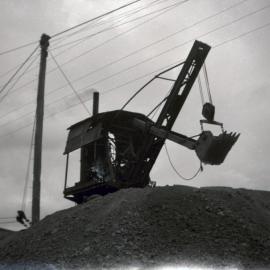 Shovel (mining machinery), Cessnock area, [Caledonian Open Cut Mine, n.d.]