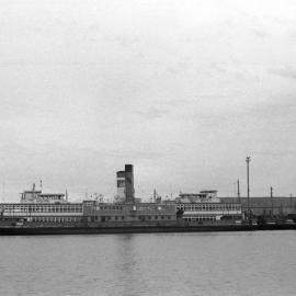 Tug Polaris, Showboat Sydney Queen, vehicular ferries Lurgurena, Koondooloo, Kooroongaba - Port Waratah, NSW, 27 December 1971
