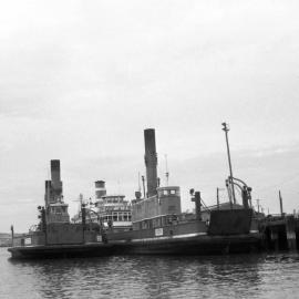 Showboat Sydney Queen, vehicular ferries Lurgurena, Koondooloo, Kooroongaba - Port Waratah, Newcastle, NSW, 27 December 1971