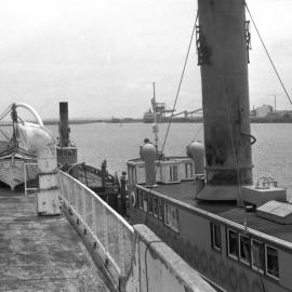 Showboat Sydney Queen, vehicular ferries Koondooloo, Kooroongaba - Port Waratah, Newcastle, NSW, 27 December 1971