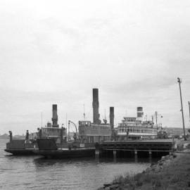 DMR ferries Lurgurena, Koondooloo, Kooroongaba, Tug Polaris, Showboat Sydney Queen - Port Waratah Newcastle, NSW, 27 December 1971