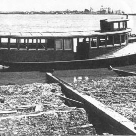 Stockton ferry 'Edith Walter', Stockton, NSW
