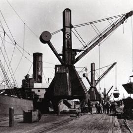 No. 6 East Basin hydraulic crane and horse-drawn wagon, Newcastle, NSW, 1914