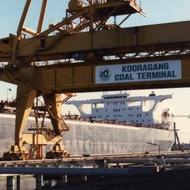 Kooragang Coal Loader, K4, "MV Iron Pacific", loading, 1 August 1986
