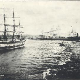 Hydraulic cranes at Newcastle, NSW, [n.d.]