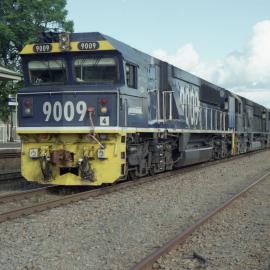 9009 and two classmates wait at Singleton for a crew change. It was unusual for crew changes to take place on down [train]