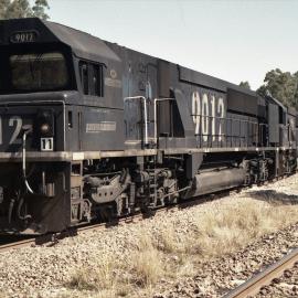 9012, 9016 and 9034 on unit 11 wait to restart loading at Drayton August 2013