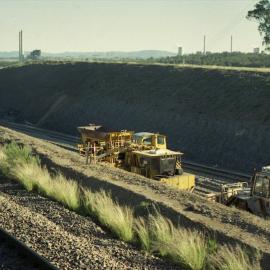 Ballasting and finishing of the sidings for the servicing and unloading facility at Antiene, NSW, December 2005